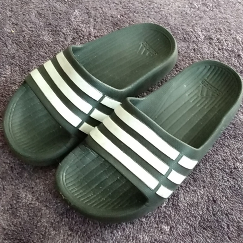 Boys slides size 12